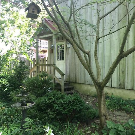 Carriage House Hideaway In Center Of Chestertown Kültér fotó